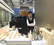 【佛山展翅调酒咖啡西点培训学校】2017年3月17日佛山庆丰路畅捷豹路虎4S店邀请韦杰花式调酒演出节目嘉宾！